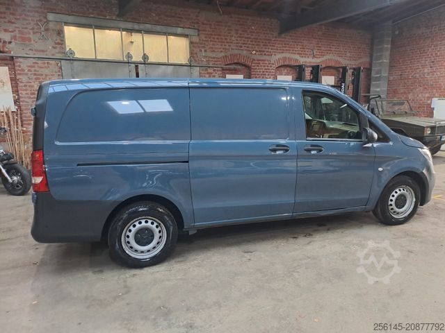 Fourgon tôlé MERCEDES-BENZ Vito Kasten 110  Kamera Tempom. Klima Tüv neu E6
