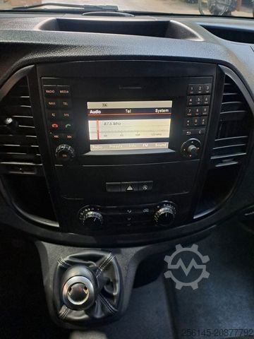 Fourgon tôlé MERCEDES-BENZ Vito Kasten 110  Kamera Tempom. Klima Tüv neu E6