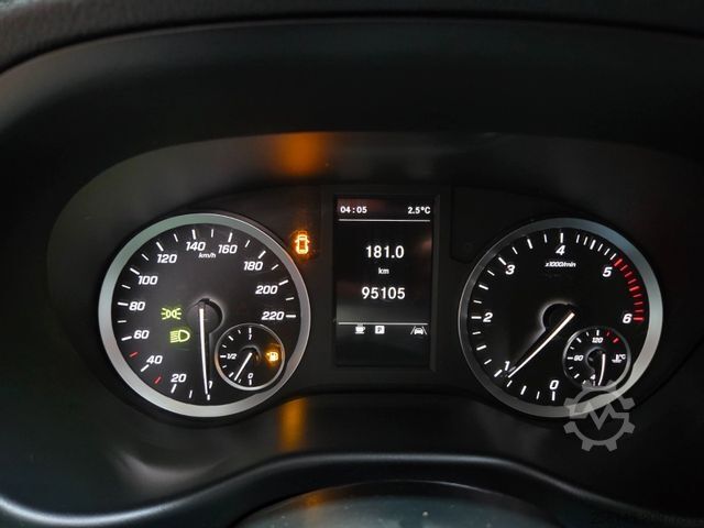 Fourgon tôlé MERCEDES-BENZ Vito Kasten 110 Kamera Tempom. Klima Tüv neu E6