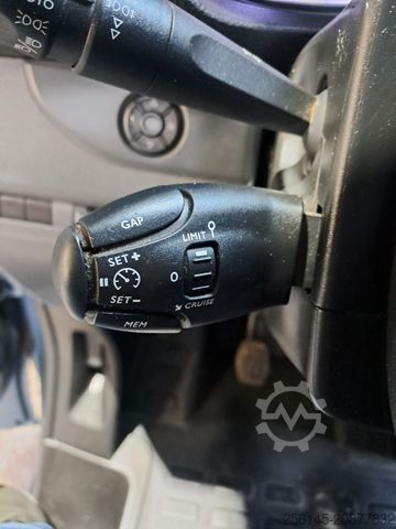 Minibús CITROEN Jumpy Kasten L3 H1 Tüv Klima Euro6 Navi Kamera