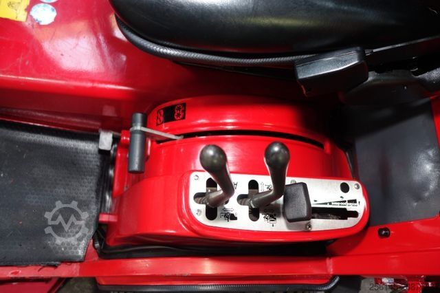 Sonstige  Gianni Ferrari PG280 4x4 Inkl vieler Anbaugeräte