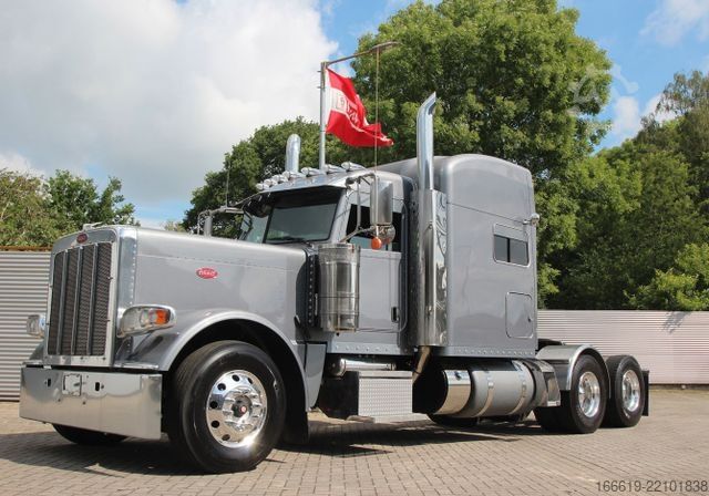 Staðlaður dráttarbíll PETERBILT 389