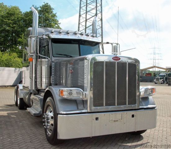 Staðlaður dráttarbíll PETERBILT 389