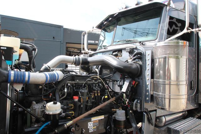 Staðlaður dráttarbíll PETERBILT 389