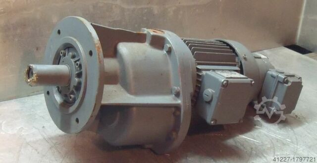 Редукторный мотор 0,75 кВт 36 об/мин BAUER G22-20/DK 84-200L-AS/M