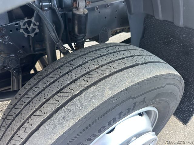 Kamion vetësbërëshkues MERCEDES-BENZ 1224 K Atego 2 Seiten Kipper Hiab 078 X Duo