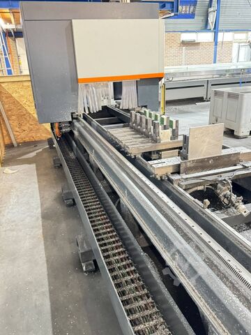 4 tengelyes CNC-gép Elumatec SBZ 140