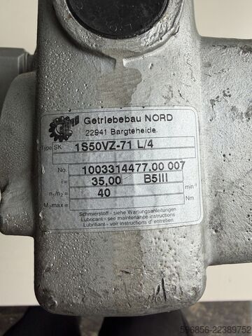  Motoreduktor Getriebebau NORD 1S50VZ.71 L/4 + silnik NORD SK 71L/4 0,37 kW i=35 40 obr./min 3-fazowy Motoreduktor Getriebebau NORD 1S50VZ.71 L/4 + silnik NORD SK 71L/4 0,37 kW i=35 40 obr./min 3-fazowy