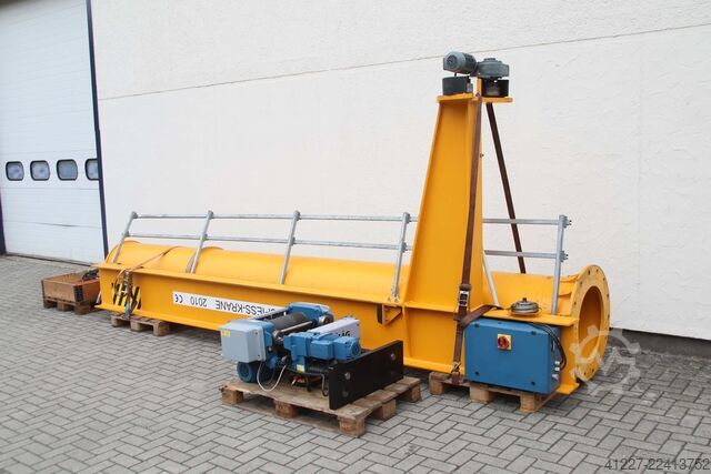 מנוף עמוד מסתובב עם זרוע של 4.5 מ' / 3200 ק"ג Demag D-MS360