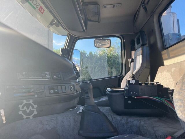 Āķa konteineru automašīna VOLVO VOLVO FM12 SCARRABILE