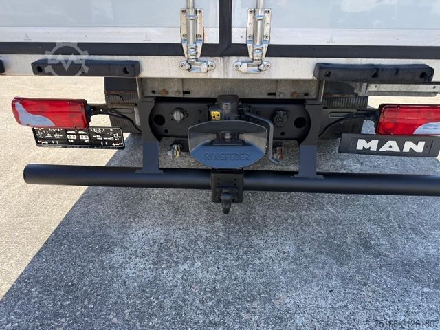 کامیون یخچال‌دار MAN 12.220 BL Kühlkoffer 5 m TK T 600*5 Rohrbahnen