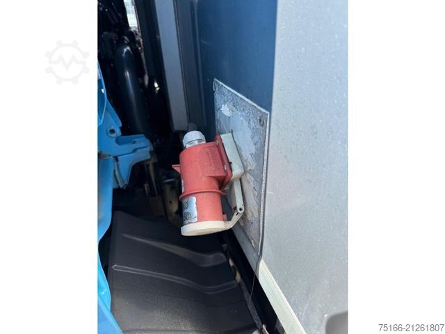کامیون یخچال‌دار MAN 12.220 BL Kühlkoffer 5 m TK T 600*5 Rohrbahnen