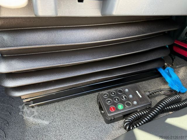 Chladený nákladný automobil MAN TGL 12.220 L FLEISCH-Kühlk.*5 Rohrbahnen*THERMO