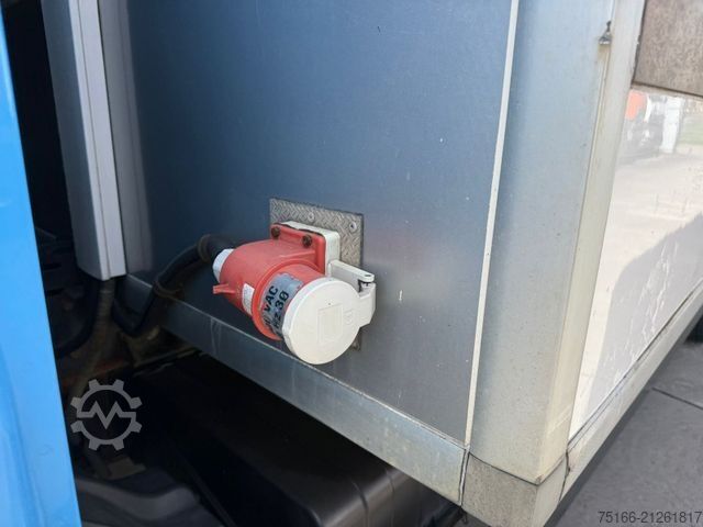 Chladený nákladný automobil MAN TGL 12.220 L FLEISCH-Kühlk.*5 Rohrbahnen*THERMO