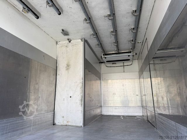 Chladený nákladný automobil MAN TGL 12.220 L FLEISCH-Kühlk.*5 Rohrbahnen*THERMO