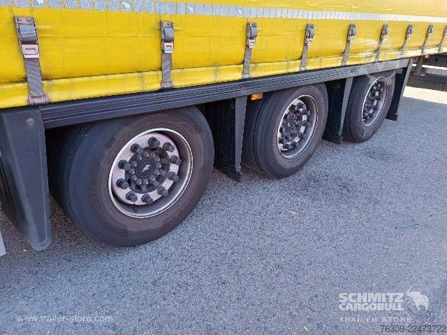 Opin hálf-vagn með segldúk Schmitz Cargobull Curtainsider Mega Getränke