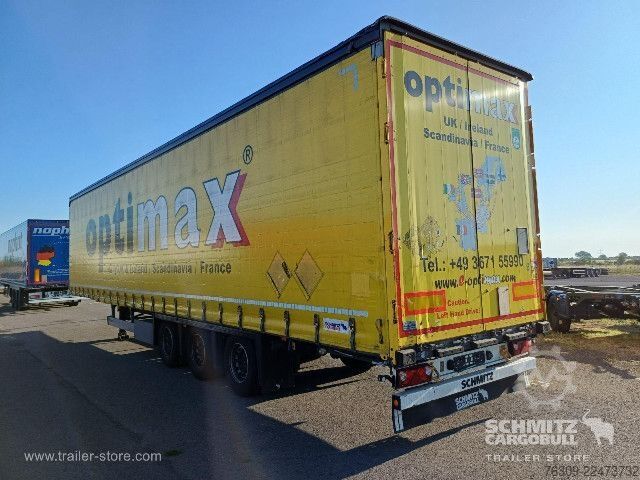 Opin hálf-vagn með segldúk Schmitz Cargobull Curtainsider Mega Getränke