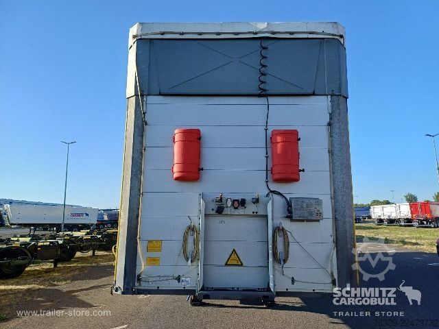 Opin hálf-vagn með segldúk Schmitz Cargobull Curtainsider Mega Getränke