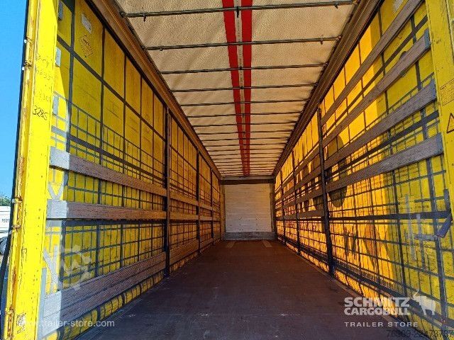 Opin hálf-vagn með segldúk Schmitz Cargobull Curtainsider Mega Getränke