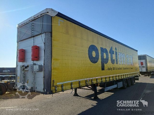 Opin hálf-vagn með segldúk Schmitz Cargobull Curtainsider Mega Getränke