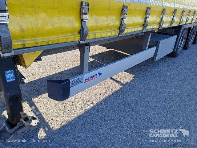 Opin hálf-vagn með segldúk Schmitz Cargobull Curtainsider Mega Getränke