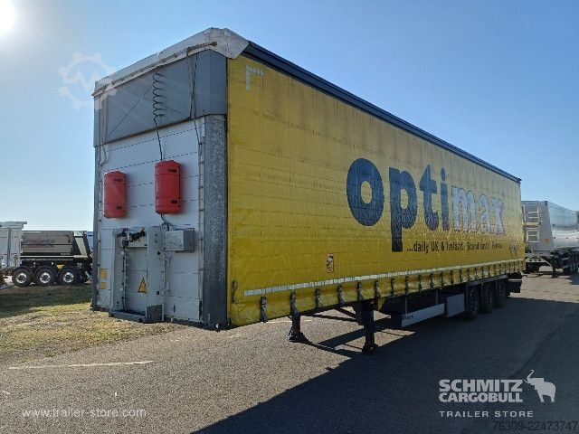 Opin hálf-vagn með segldúk Schmitz Cargobull Curtainsider Mega Getränke