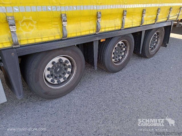 Opin hálf-vagn með segldúk Schmitz Cargobull Curtainsider Mega Getränke