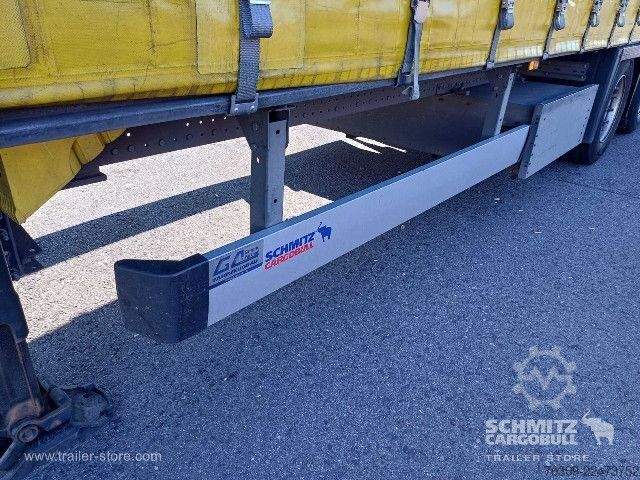 Opin hálf-vagn með segldúk Schmitz Cargobull Curtainsider Mega Getränke