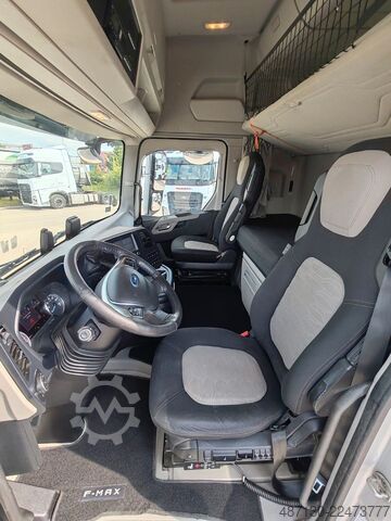 大容量トラクターユニット FORD F-MAX 500 LUXURY Mega