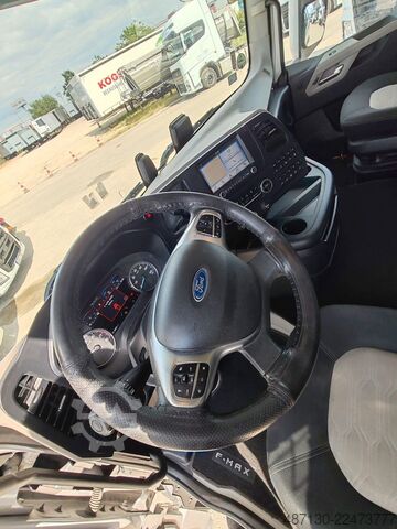 大容量トラクターユニット FORD F-MAX 500 LUXURY Mega