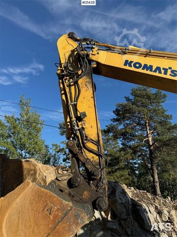 Gravemaskine med larvebånd Komatsu PC210LC-8 Crawler Excavator w/ 2 Buckets, Tilt and