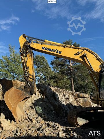 Gravemaskine med larvebånd Komatsu PC210LC-8 Crawler Excavator w/ 2 Buckets, Tilt and