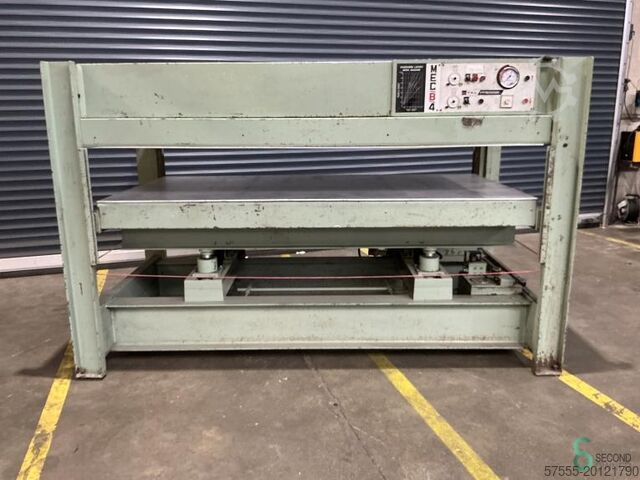 Furnérpressur Italpresse MEC B 4 1984 Italpresse MEC B 4