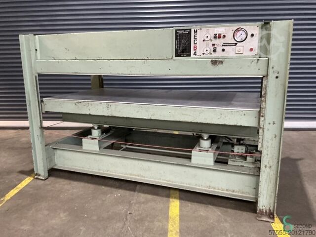 Furnérpressur Italpresse MEC B 4 1984 Italpresse MEC B 4