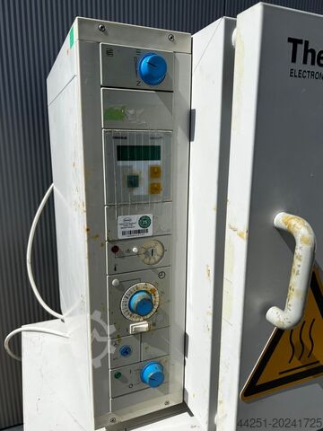 Laboratorieovn / varmeskap / ovn 300ºC Heraeus UT 6060