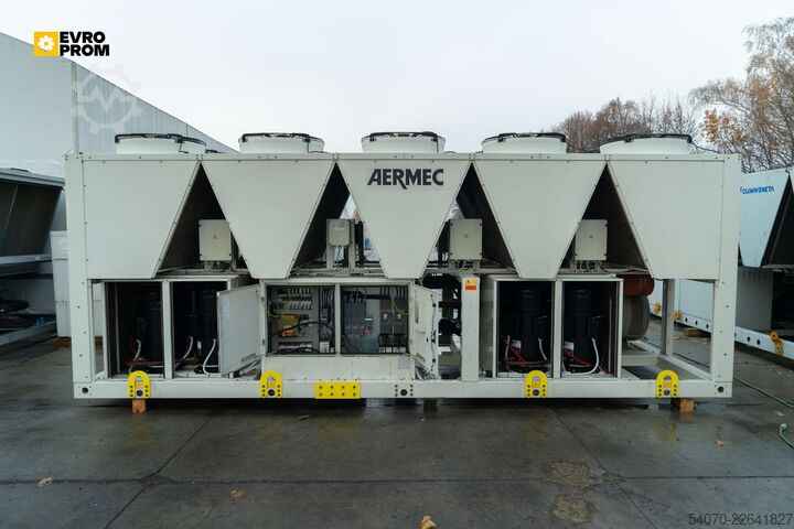 চিলার Used Industrial Chiller AERMEC - 634 kW | With warranty
