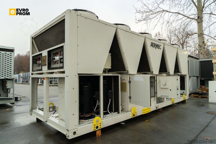 চিলার Used Industrial Chiller AERMEC - 634 kW | With warranty