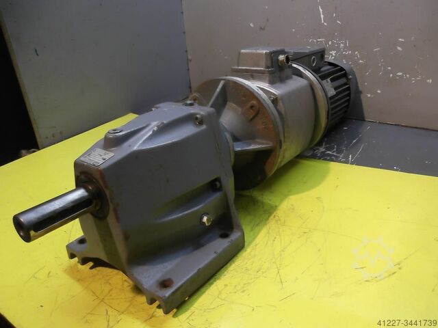 Reduktorski motor 1,5 kW, 79 o/min KEB / VEM ZG2IE0F90A200