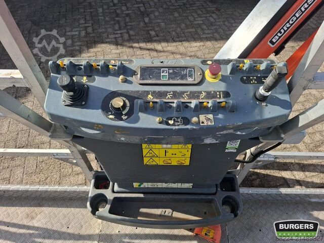 Teleskoopiline platvorm JLG 660SJ