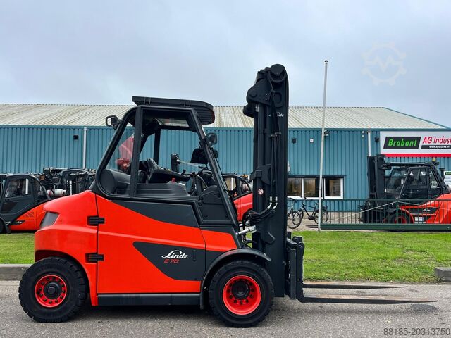 चार पहिया फोर्कलिफ्ट Linde E70-1