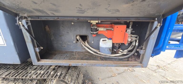 Jaw crusher Sandvik QJ241 atas trek Sandvik QJ241 jaw crusher