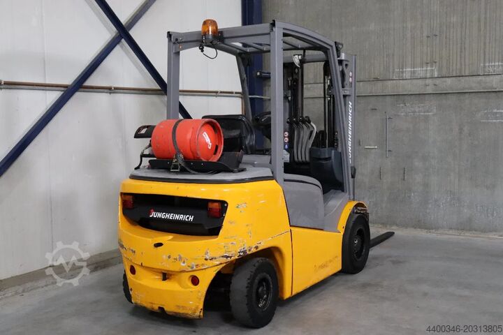 Empilhador Jungheinrich TFG 425 s