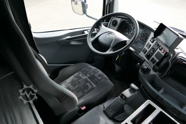 شاحنة نقل سيارات مغلقة MERCEDES-BENZ Atego 822 Autotransporter Geschoss. Automatik