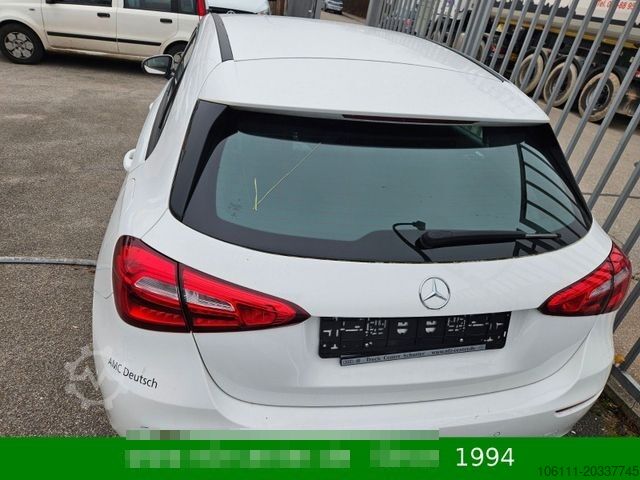 Van MERCEDES-BENZ A 200 Automatik Navigation Komfort-Fahrwerk