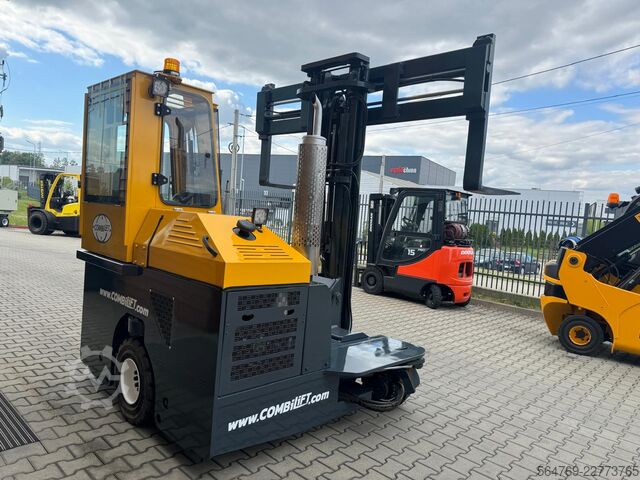 Carrello elevatore a 4 direzioni Combilift C2500 / Compact / Wide positioner