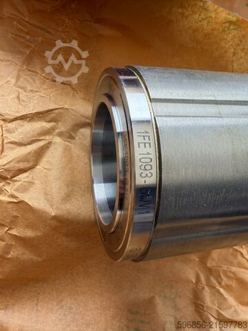  SIEMENS 1FE1093-6WV11-1BZ2-Z FZ616 3709 01 001 SILNIK SYNCHRONICZNY 16,8–21,5 kW SIEMENS 1FE1093-6WV11-1BZ2-Z FZ616 3709 01 001 SILNIK SYNCHRONICZNY 16,8–21,5 kW