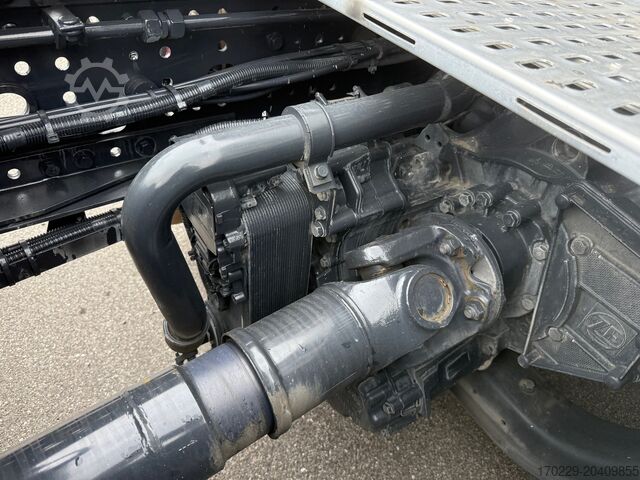 Standard road tractor Iveco sway 480