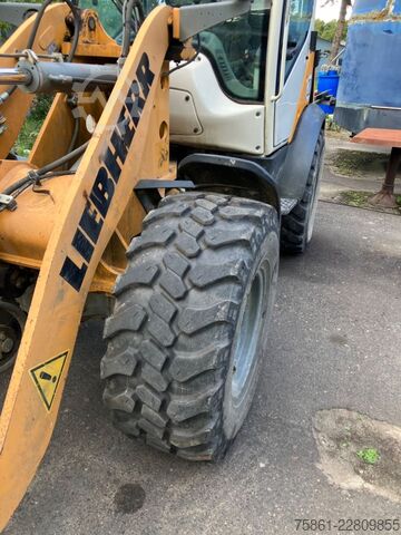 Wheel loader LIEBHERR L506C
