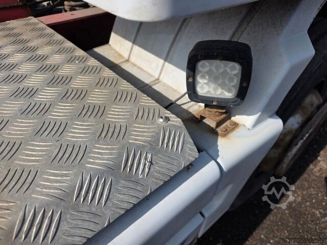 Camión con caja móvil MERCEDES-BENZ 1524 BDF mit Klima, Ladebordwand, 2 x Bett
