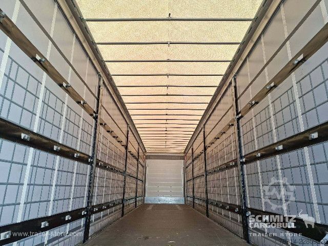Semirimorchio con telone Berger Curtainsider Mega Getränke